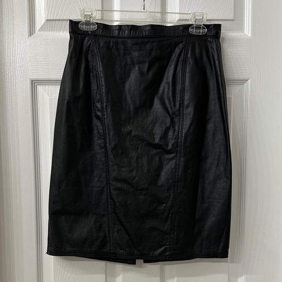 Sleek Black Pencil Skirt - Picture 1 of 8
